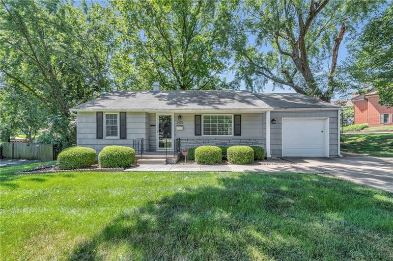 3425 W 95th St, Overland Park, KS 66206