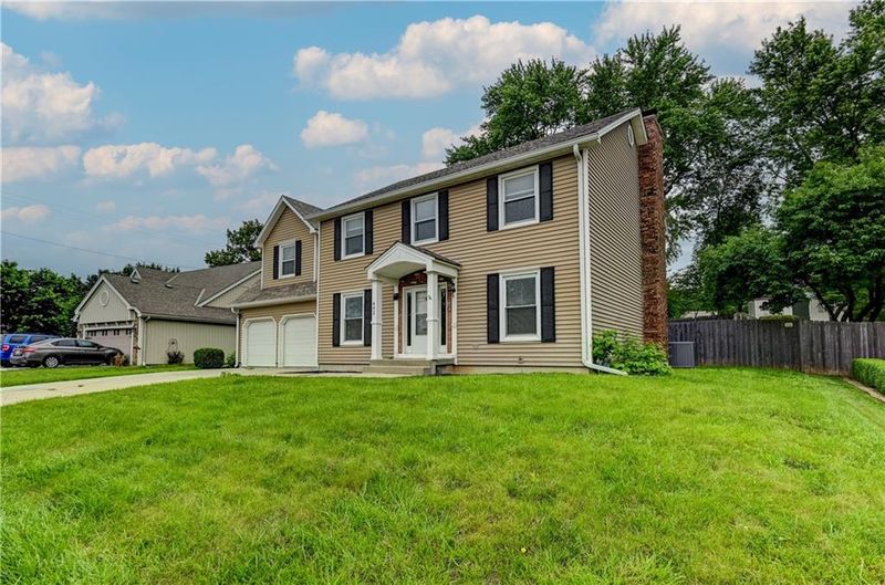 402 NE 97th Ter, Kansas City, MO 64155