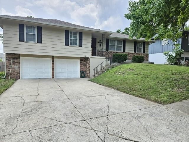 9916 Hardesty Ave, Kansas City, MO 64137