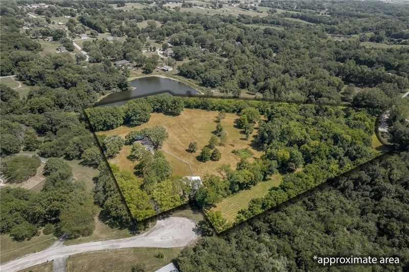 17923 Crestview Cir, Holt, MO 64048