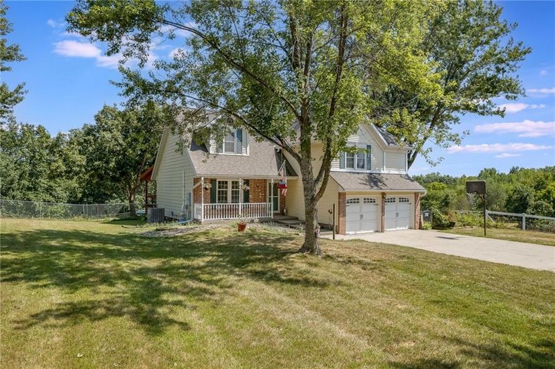 17923 Crestview Cir, Holt, MO 64048