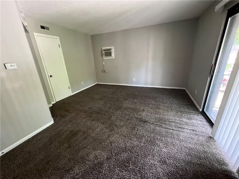 345 N 30th St, Kansas City, KS 66101