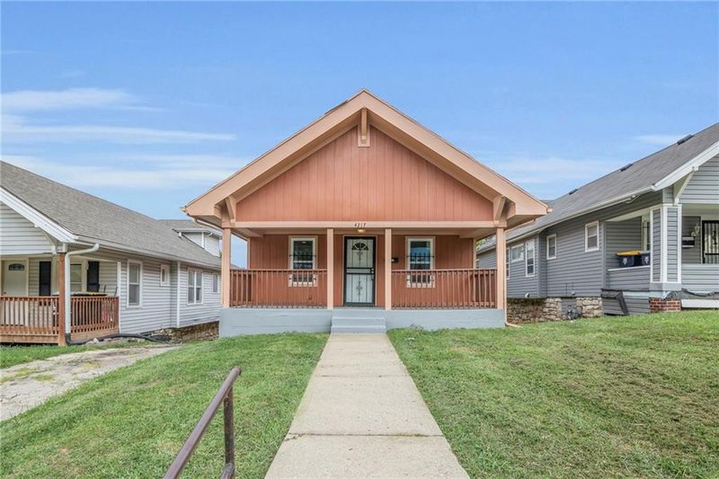 4217 College Ave, Kansas City, MO 64130