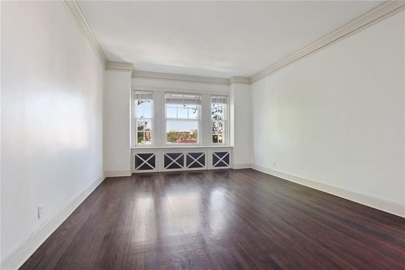 4618 Warwick Blvd #3F, Kansas City, MO 64112