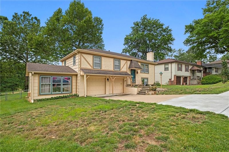 4513 E 105th St, Kansas City, MO 64137