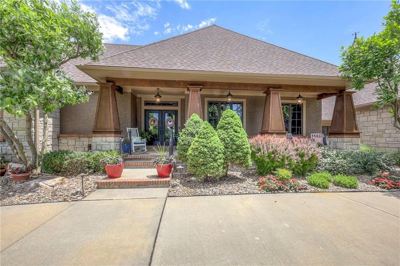 15509 Oakmont St, Overland Park, KS 66221
