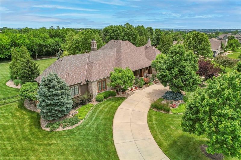 15509 Oakmont St, Overland Park, KS 66221