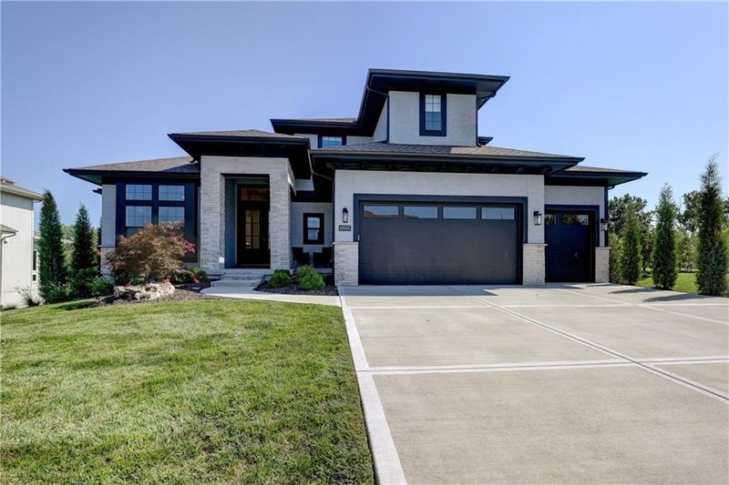 10505 W 174th St, Overland Park, KS 66221