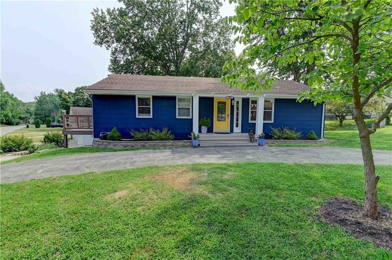 10707 E 49th St, Kansas City, MO MO