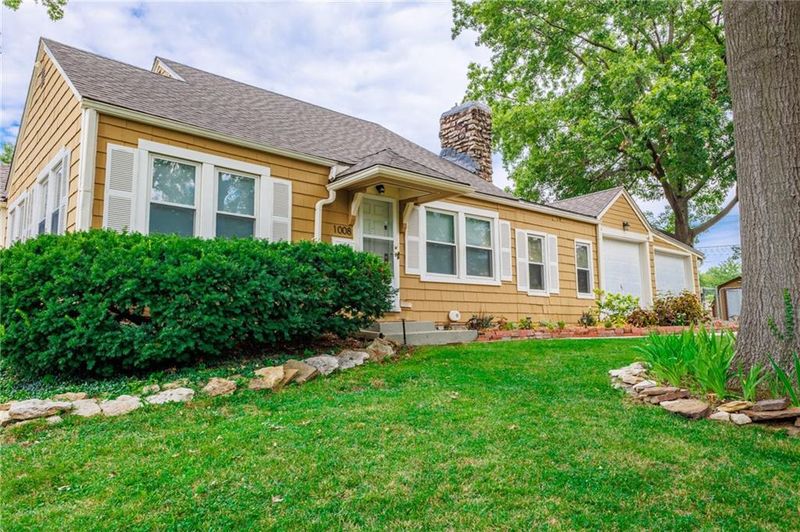 1008 W 100th Ter, Kansas City, MO 64114