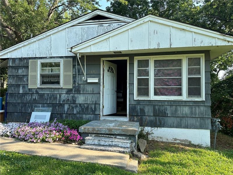 7804 E 48th Ter, Kansas City, MO 64129