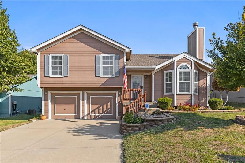 804 NE 107th St, Kansas City, MO 64155
