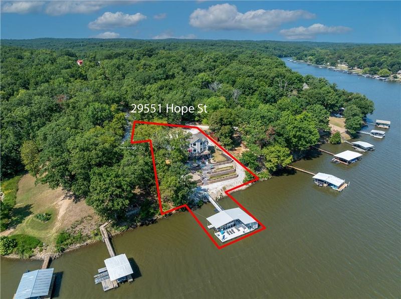 29551 Hope St, Edwards, MO 65326