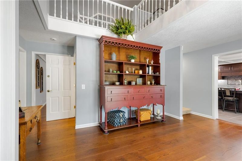 2 Fieldcrest Ln, St Joseph, MO 64506