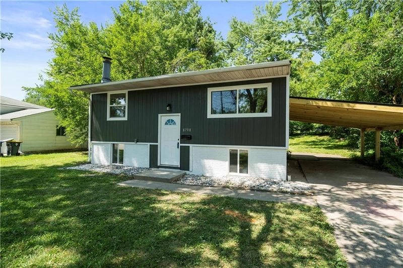 8708 E 96th St, Kansas City, MO 64134