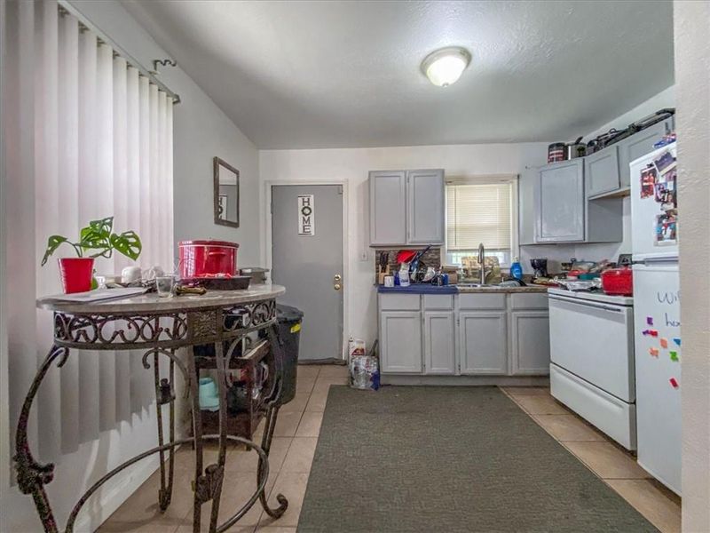 4274-76 E 60th Ter, Kansas City, MO 64130