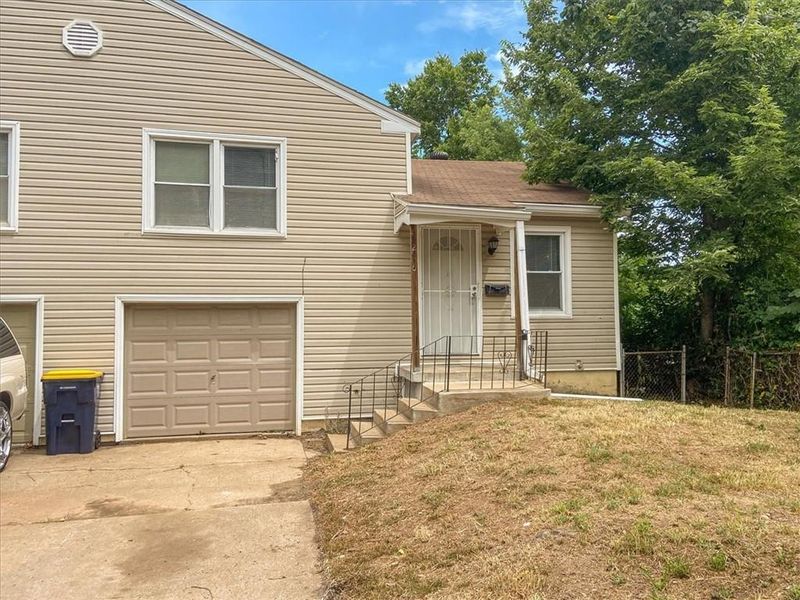4274-76 E 60th Ter, Kansas City, MO 64130