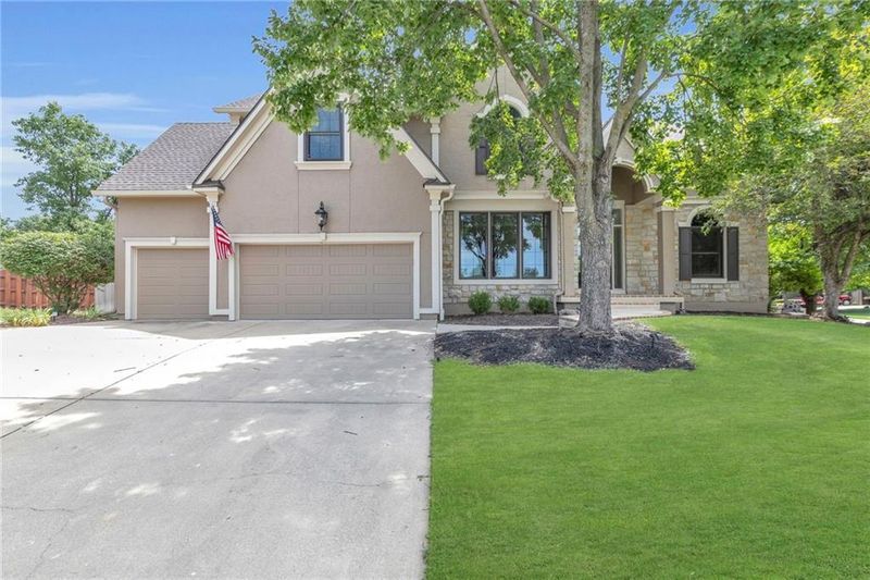 7353 Oakview St, Shawnee, KS 66216