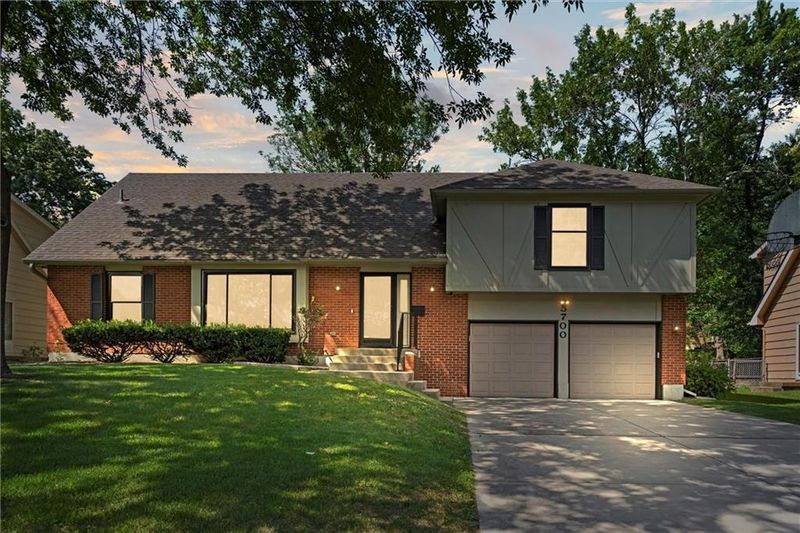 5700 W 87th St, Overland Park, KS 66207