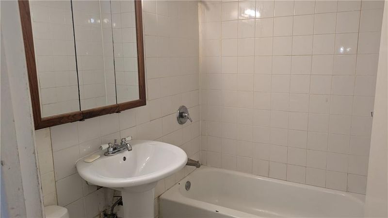 7006 E 113th Ter, Kansas City, MO 64134