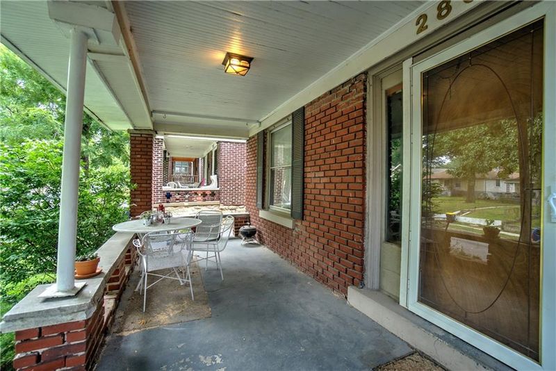 2805 E 8th St, Kansas City, MO 64124