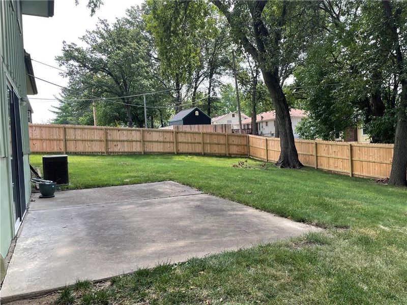 8501 E 56th St, Kansas City, MO 64129