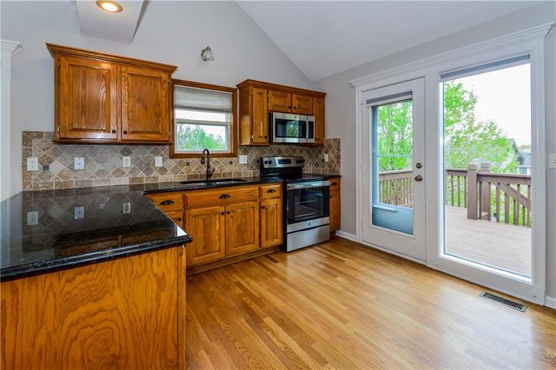 10933 N Lane Ave, Kansas City, MO 64157