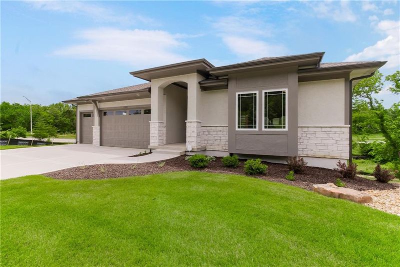 12484 S Barth Rd, Olathe, KS 66061