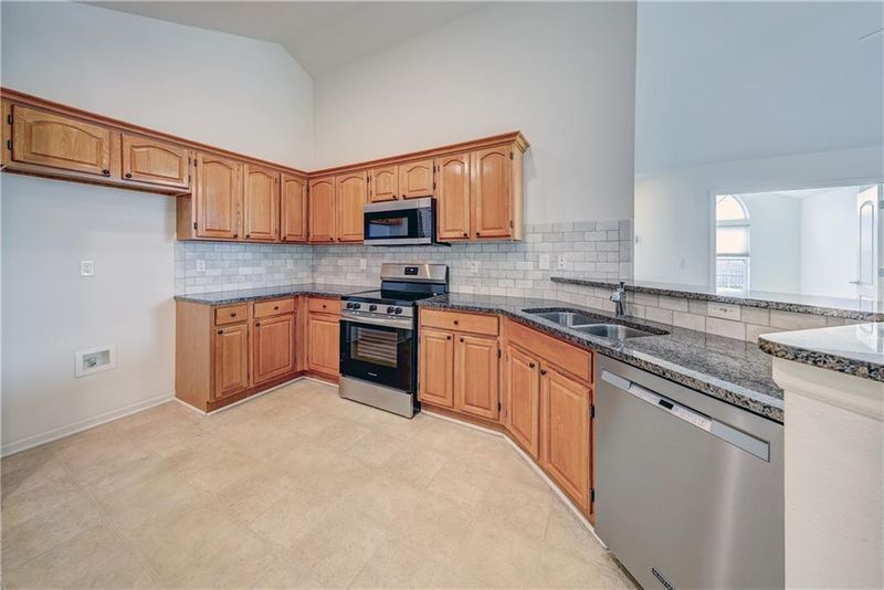 6493 N Circle Dr, Kansas City, MO 64118