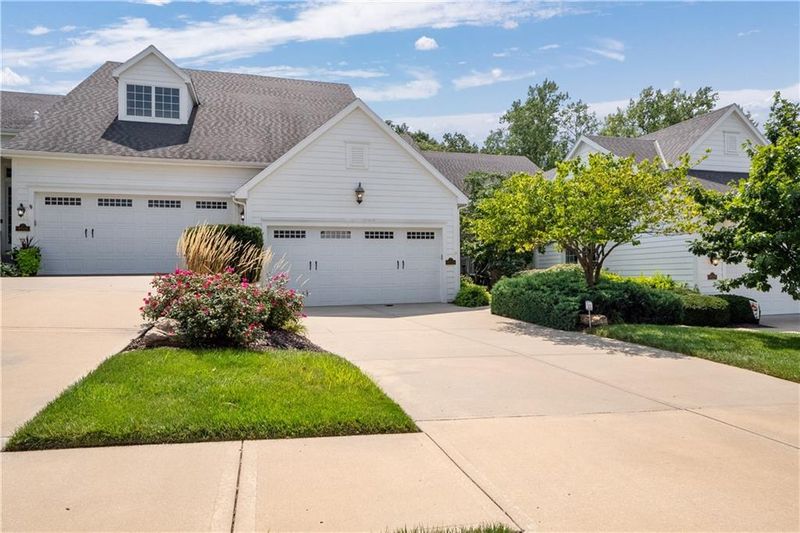 9513 Lime Stone Rd, Parkville, MO 64152