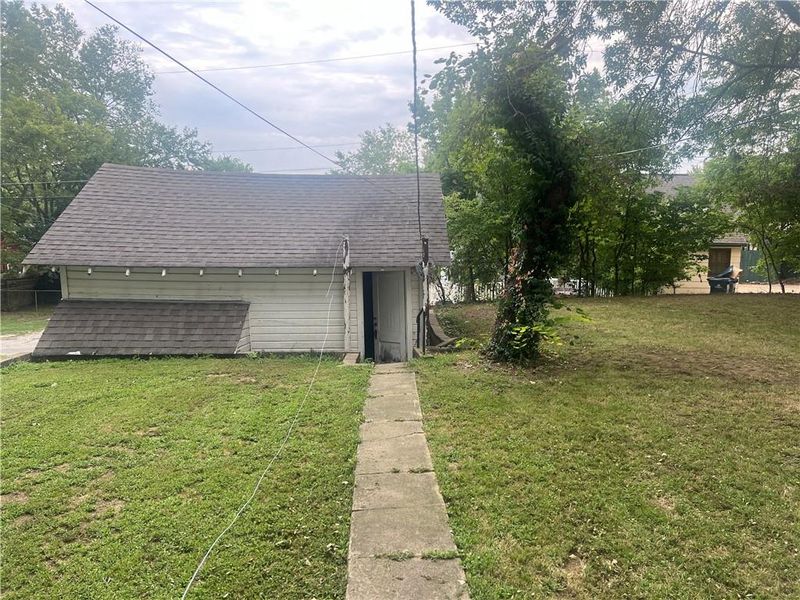 410 N 4th St, Independence, KS 67301