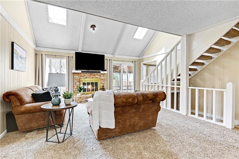 10232 Bradshaw St, Lenexa, KS 66215