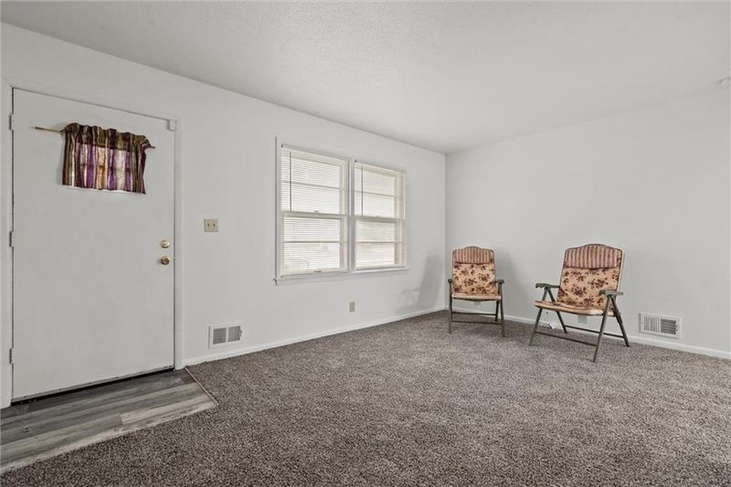 8002 E 89th St, Kansas City, MO 64138