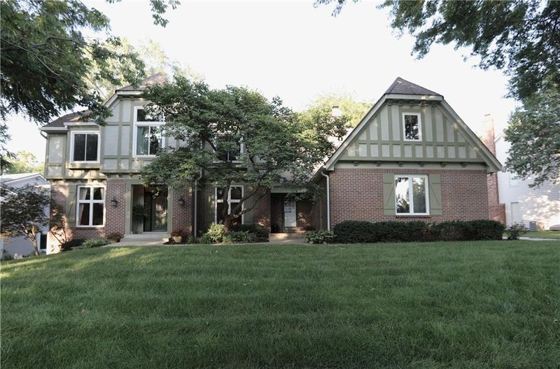 12419 Flint St, Overland Park, KS 66213