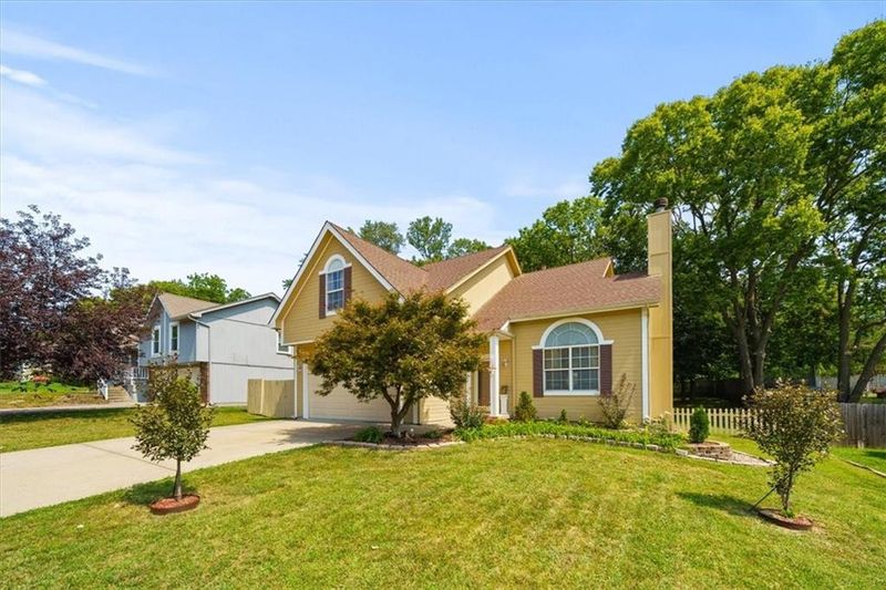 8501 N Winan Ave, Kansas City, MO 64153