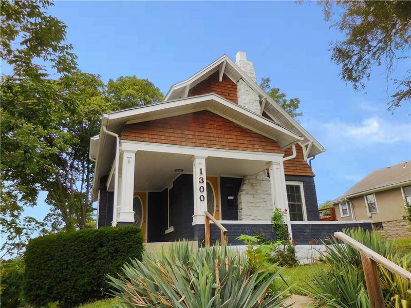 1300 E 26th St, Kansas City, MO 64108