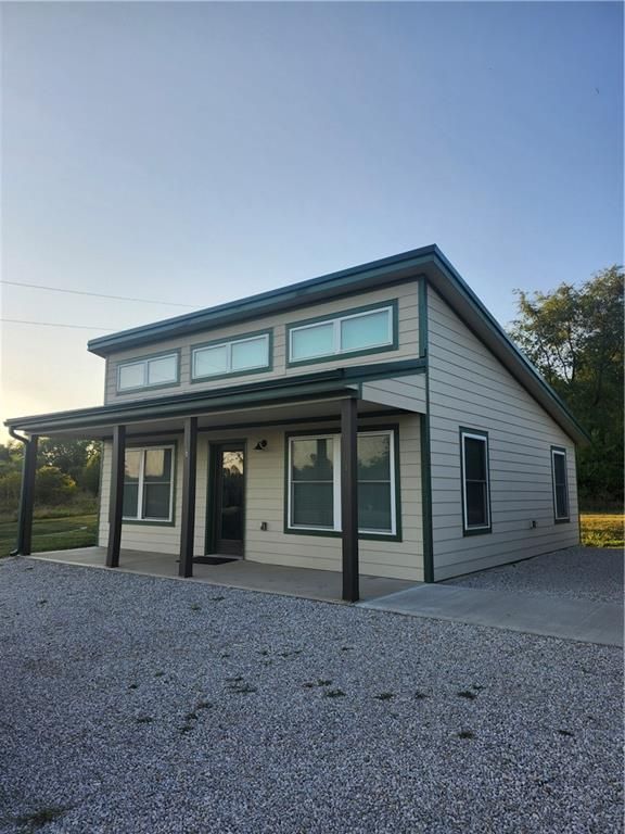 6 Utah Dr, Linn Valley, KS 66040