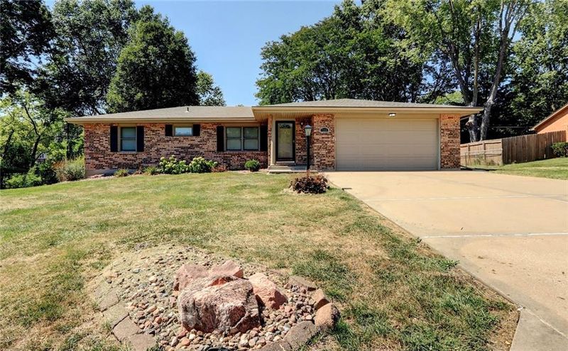 7314 N Wayne Ave, Kansas City, MO 64118