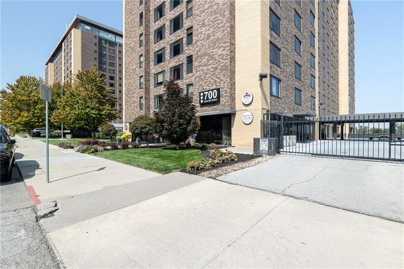 700 E 8th St #11P, Kansas City, MO 64106