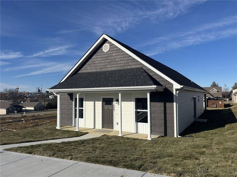 4807 S Creek Woods Dr, St Joseph, MO 64507