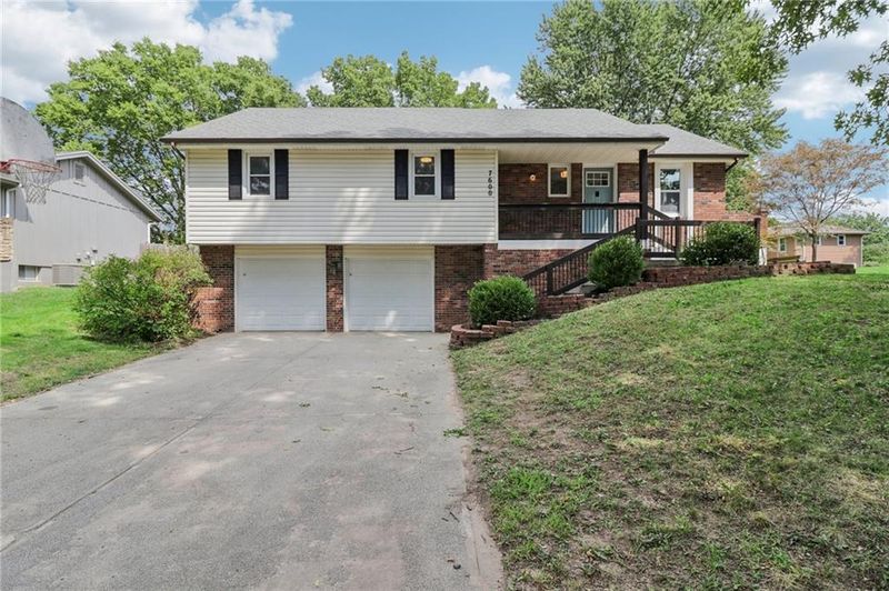 7600 76th Way, Kansas City, MO 64152