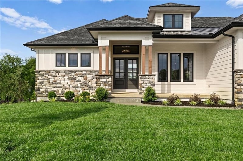 8732 N Lewis Ave, Kansas City, MO 64157