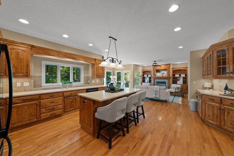 1819 Edgewood Ct, Leavenworth, KS 66048