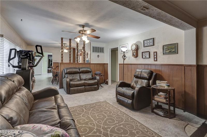 909 E 11th St, Pittsburg, KS 66762