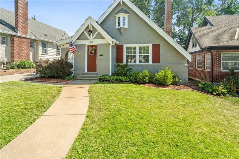 323 E 70th Ter, Kansas City, MO 64113
