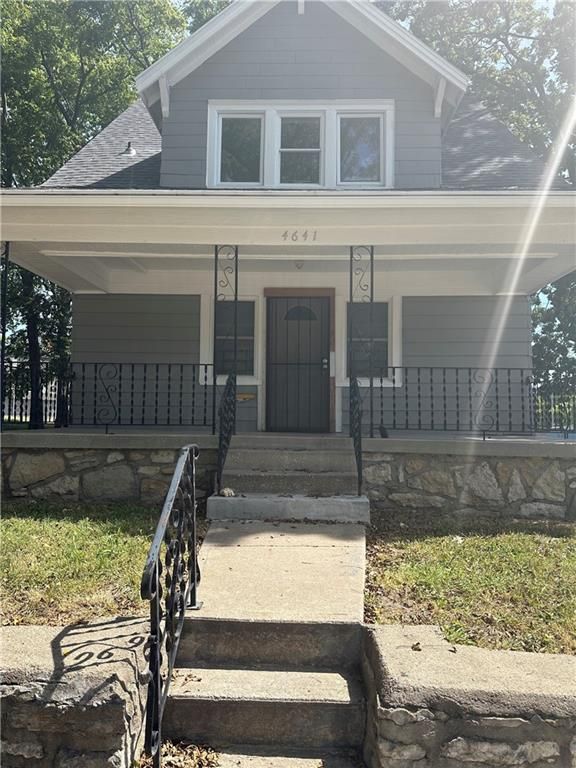 4641 Agnes Ave, Kansas City, MO 64130