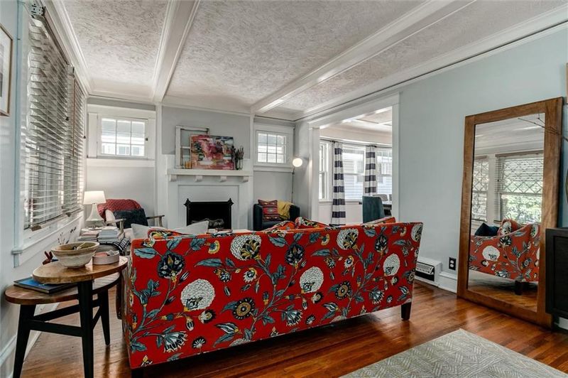 3915 Campbell St, Kansas City, MO 64110