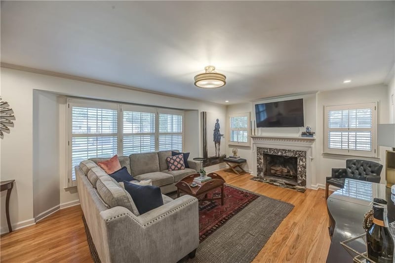 6611 Walmer St, Overland Park, KS 66202