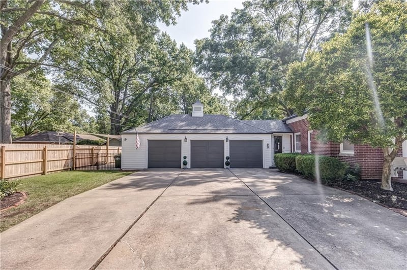 6611 Walmer St, Overland Park, KS 66202