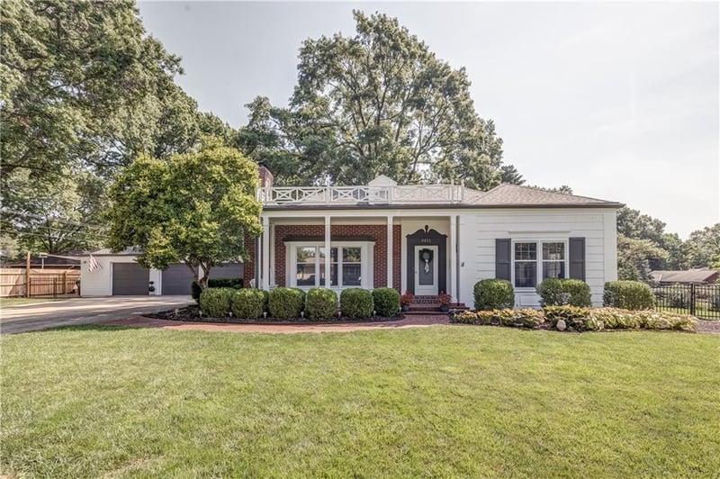6611 Walmer St, Overland Park, KS 66202
